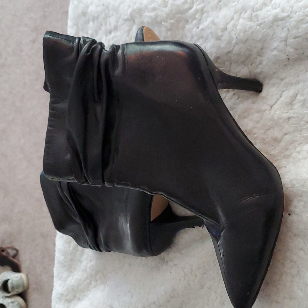 Vince Camuto boots size 7